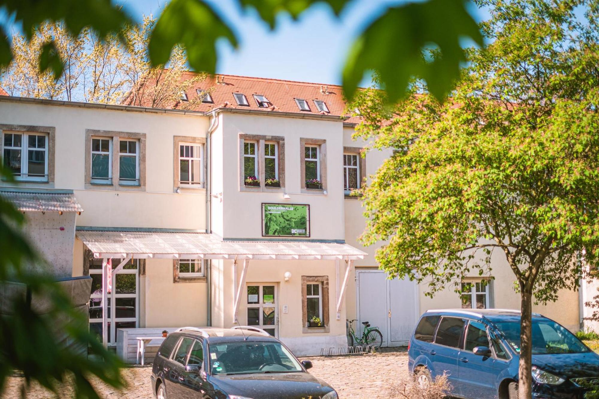 Helle Ferienwohnung Im Hinterhof Dresden Bagian luar foto